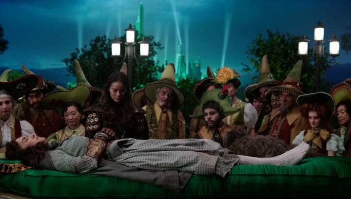 Once Upon a Time 5x18 Ruby Slippers - Dorothy under the sleeping curse in Oz