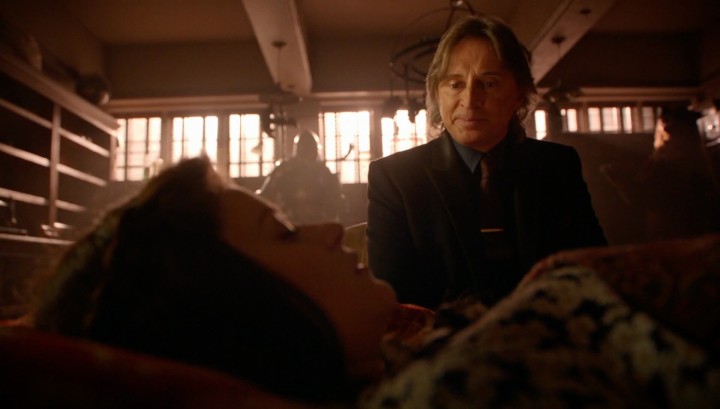 Once Upon a Time 5x19 Sisters - Rumplestiltskin talks to sleeping Belle