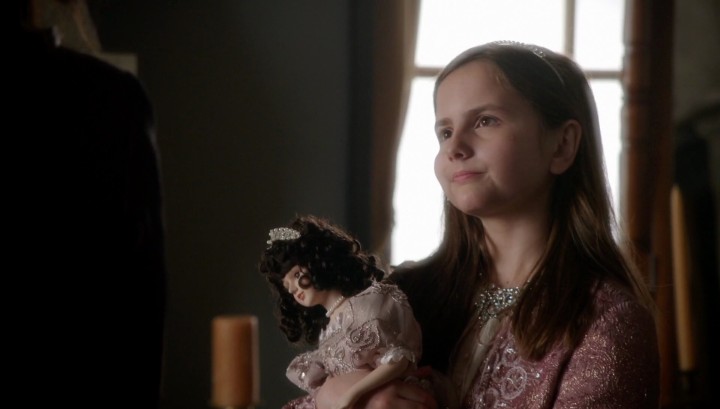 Once Upon a Time 5x19 Sisters - Young Regina holds her doll named Isabella