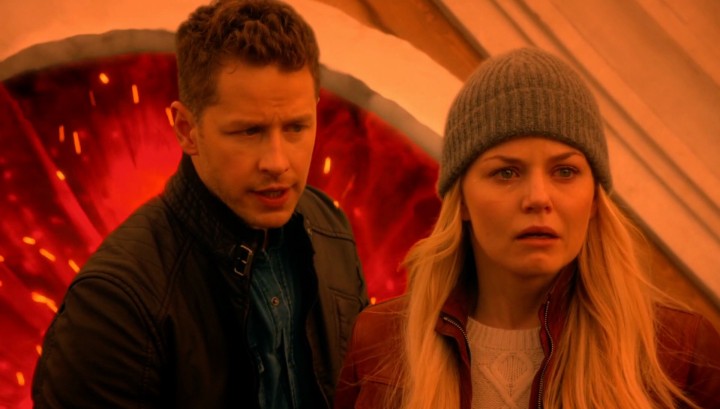 Once Upon a Time 5x20 Firebird - David and Emma at the portal