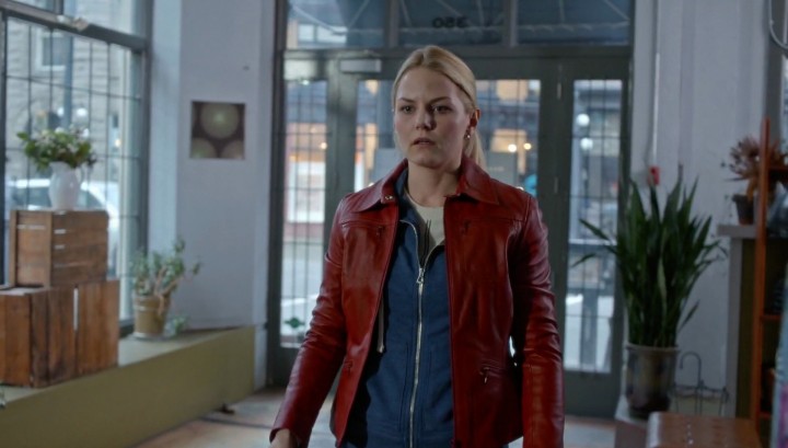 Once Upon a Time 5x20 Firebird - Emma wears red jacket armor for the first time