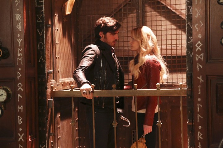 Once Upon a Time podcast 5x20 Firebird - Hook and Emma in the elevator