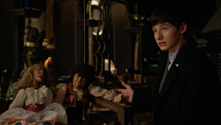 Once Upon a Time 5x22 Only You - Geppetto's parents shown by Henry at Mr. Gold's shop