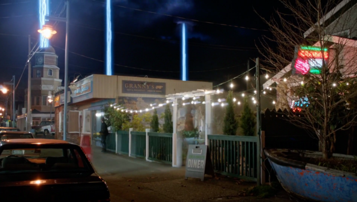 Once Upon a Time 5x22 Only You - Storybrooke's magic