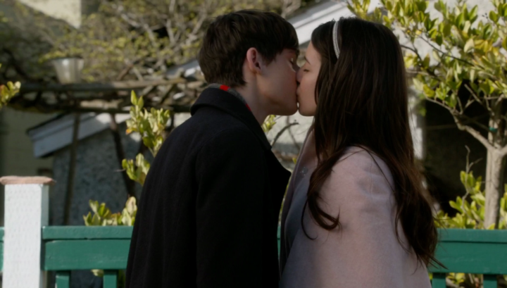 Once Upon a Time 5x23 An Untold Story - Henry and Violet first kiss