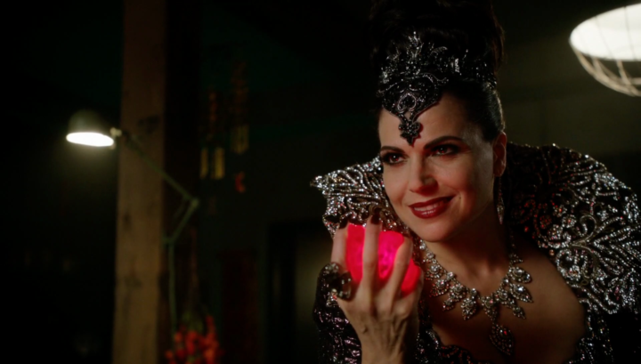 Once Upon a Time 5x23 An Untold Story - The Evil Queen rips the Dragon's heart