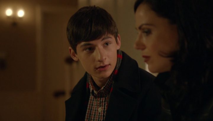 regina-and-henry-talk-6x01-the-savior