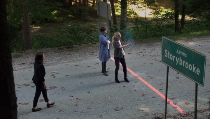 Once Upon a Time 6x02 A Bitter Draught - Emma, Snow White and Regina in the town line protection spell