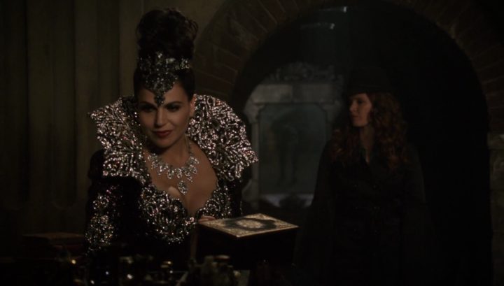 Once Upon a Time 6x02 A Bitter Draught - Private graveyard tour with the Evil Queen and Zelena at Regina's vault