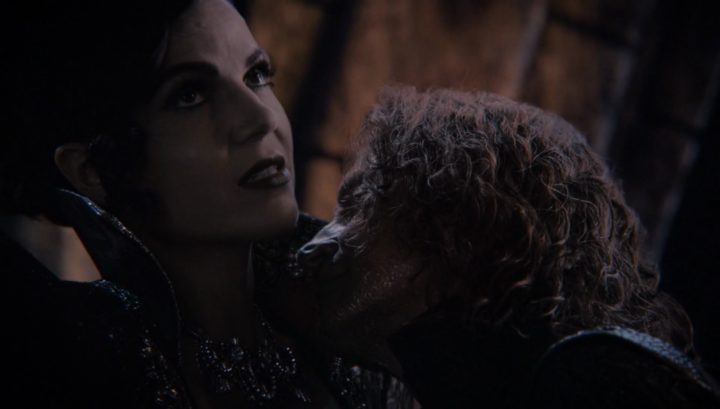Once Upon a Time 6x02 A Bitter Draught - Rumplestiltskin sniffing the Evil Queen