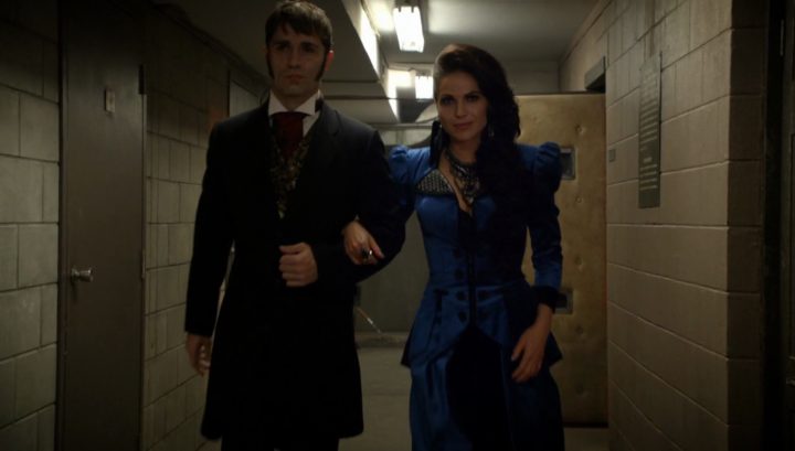 Once Upon a Time 6x03 The Other Shoe - Evil Queen breaks Hyde out of jail