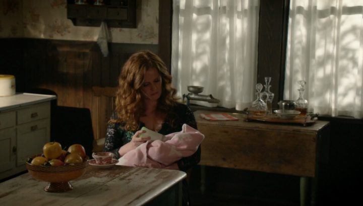 Once Upon a Time 6x07 Heartless - Zelena feeding baby Robin