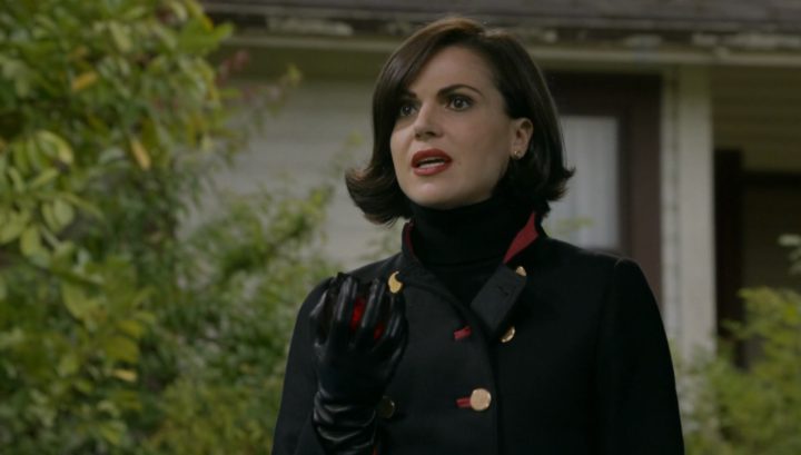 Once Upon a Time 6x09 Changelings - Regina holding her own heart