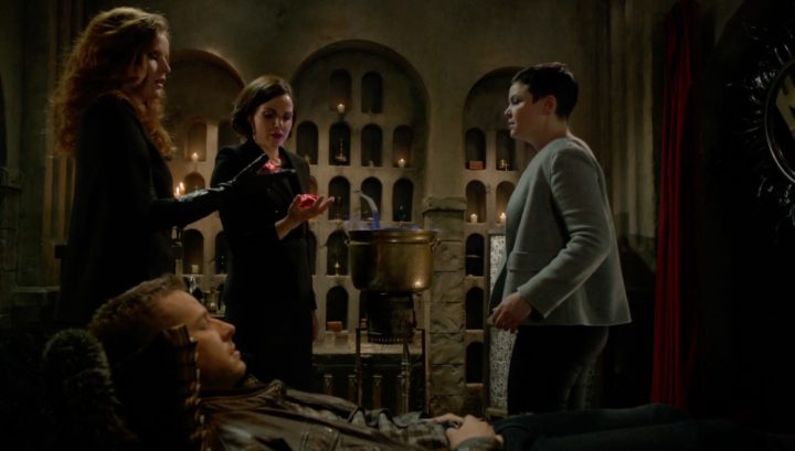 Once Upon a Time 6x17 Awake - Zelena and Regina trying to break the sleeping curse