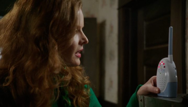 Once Upon a Time 6x18 Where Bluebirds Fly - Zelena bottle warming