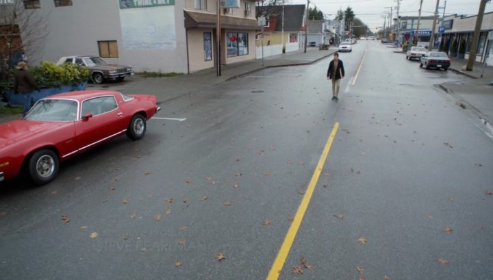 Once Upon a Time 6x21 6x22 The Final Battle - Henry walking in main street