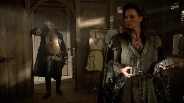 Once Upon a Time 7x02 A Pirate's Life - Wish Realm Hook pays Lady Tremaine a visit