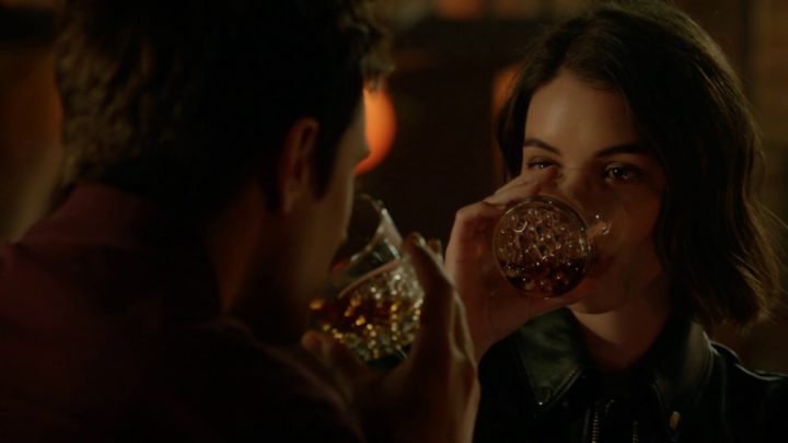 Once Upon a Time 7x04 Beauty - Henry and Ivy drinking at Roni's