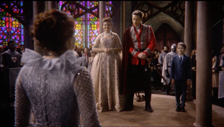 Once Upon a Time 7x22 Leaving Storybrooke - Regina in front of Snow White and Prince Charming at her coronation