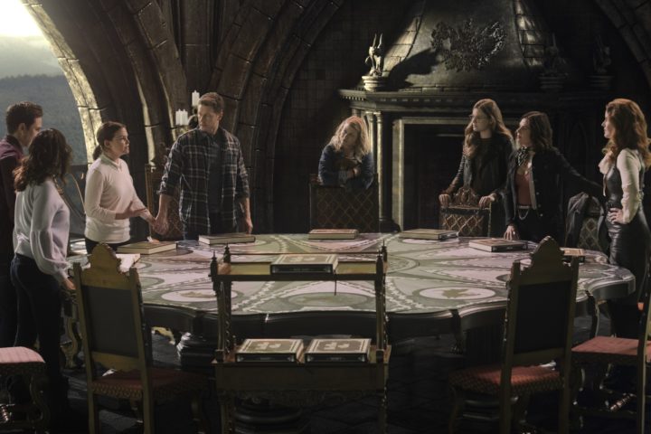 Once Upon a Time podcast 7x22 Leaving Storybrooke - Snow White and Prince Charming at the war table talking to Regina, Zelena, Henry, Alice, Robin, and Cinderella